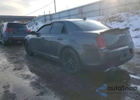 2016 Chrysler 300 S z USA, uszkodzony, nr VIN 2C3CCABG1GH328896